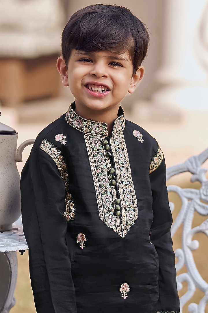 Black Silk Zari & Thread Embroidered Kurta Set For Boys by Lashkaraa Kids at Pernia's Pop Up Shop