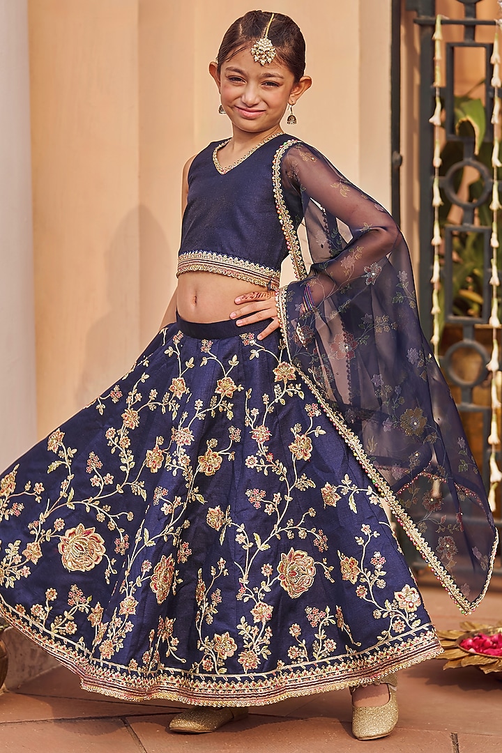 Navy Blue Silk Thread & Zari Embroidered Lehenga Set For Girls by Lashkaraa Kids at Pernia's Pop Up Shop