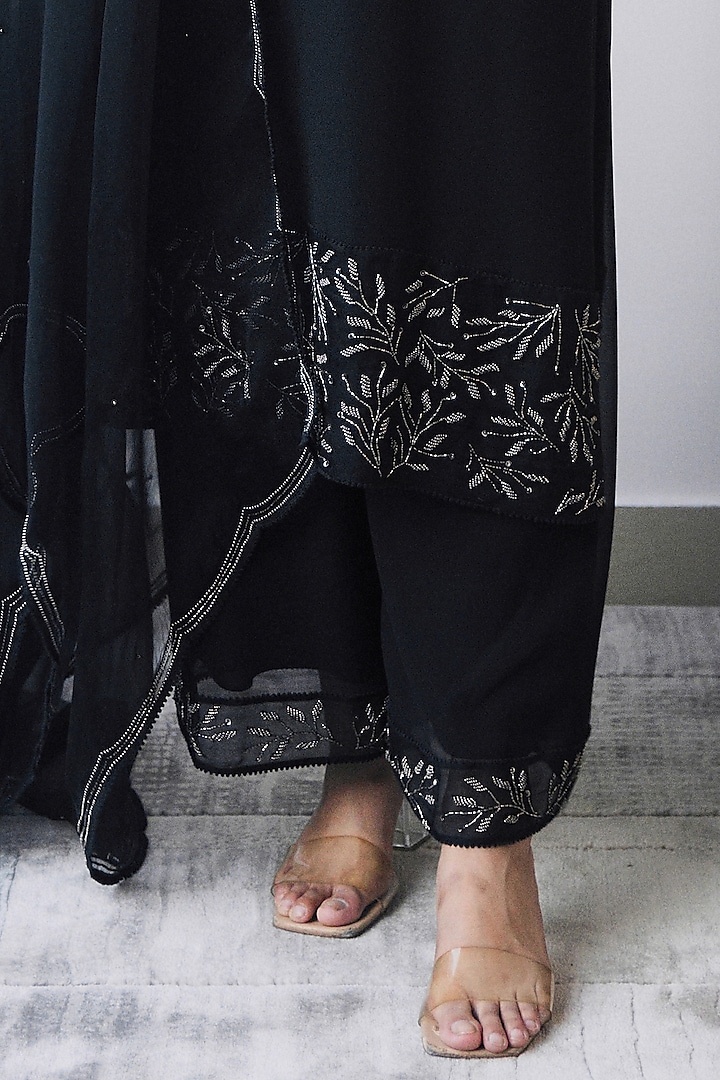 Black Georgette & Organza Kurta Set by Lavanya Ahuja at Pernia's Pop Up Shop