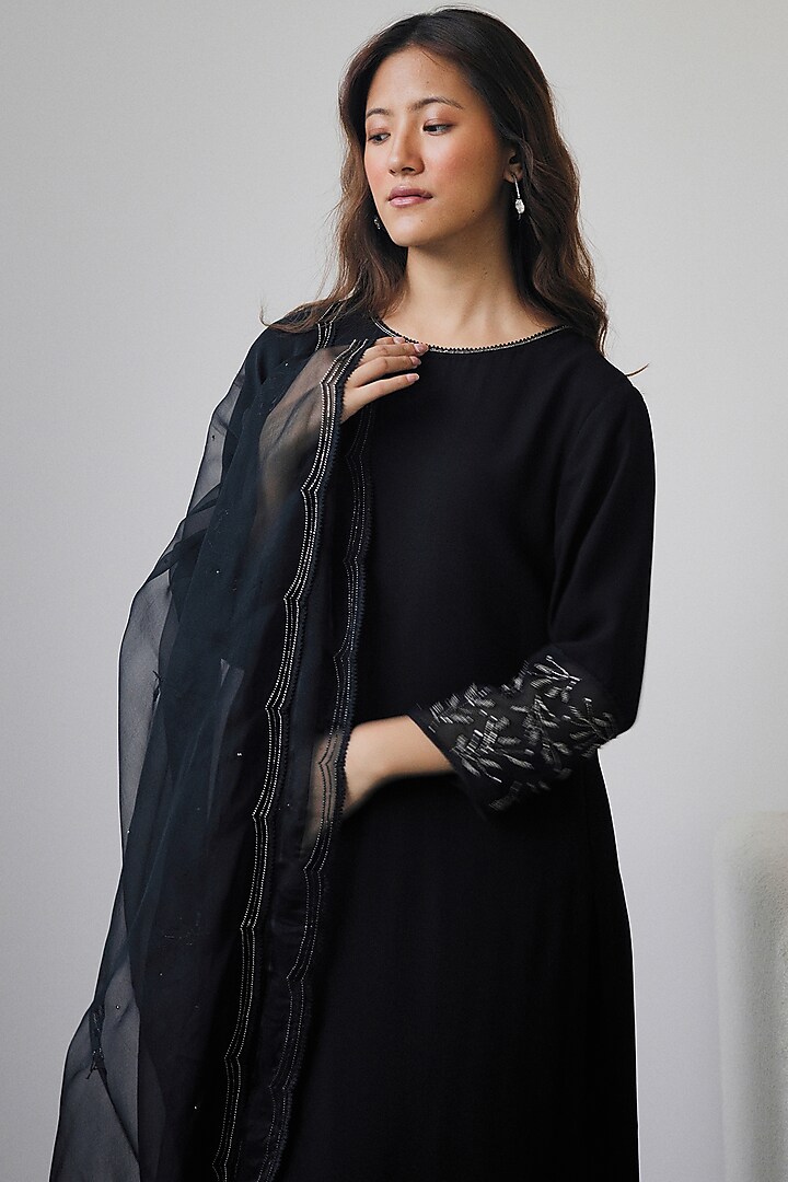 Black Georgette & Organza Kurta Set by Lavanya Ahuja at Pernia's Pop Up Shop