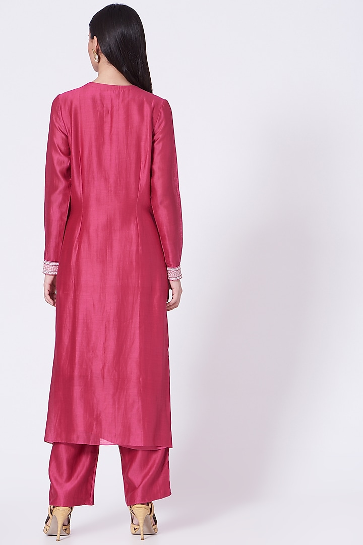 Dark Pink Aari Embroidered Kurta Set by Lavisha Jain at Pernia's Pop Up Shop