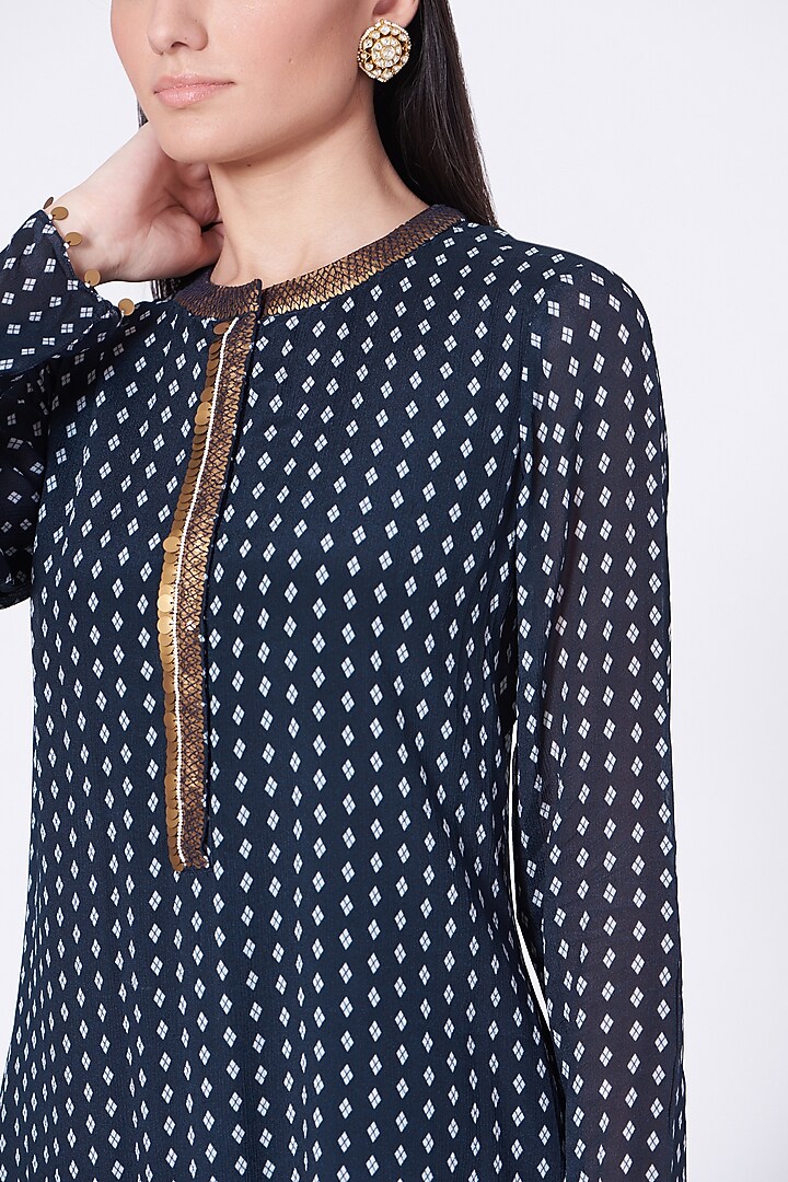 Dark Navy Blue Aari Embroidered Kurta Set by Lavisha Jain at Pernia's Pop Up Shop