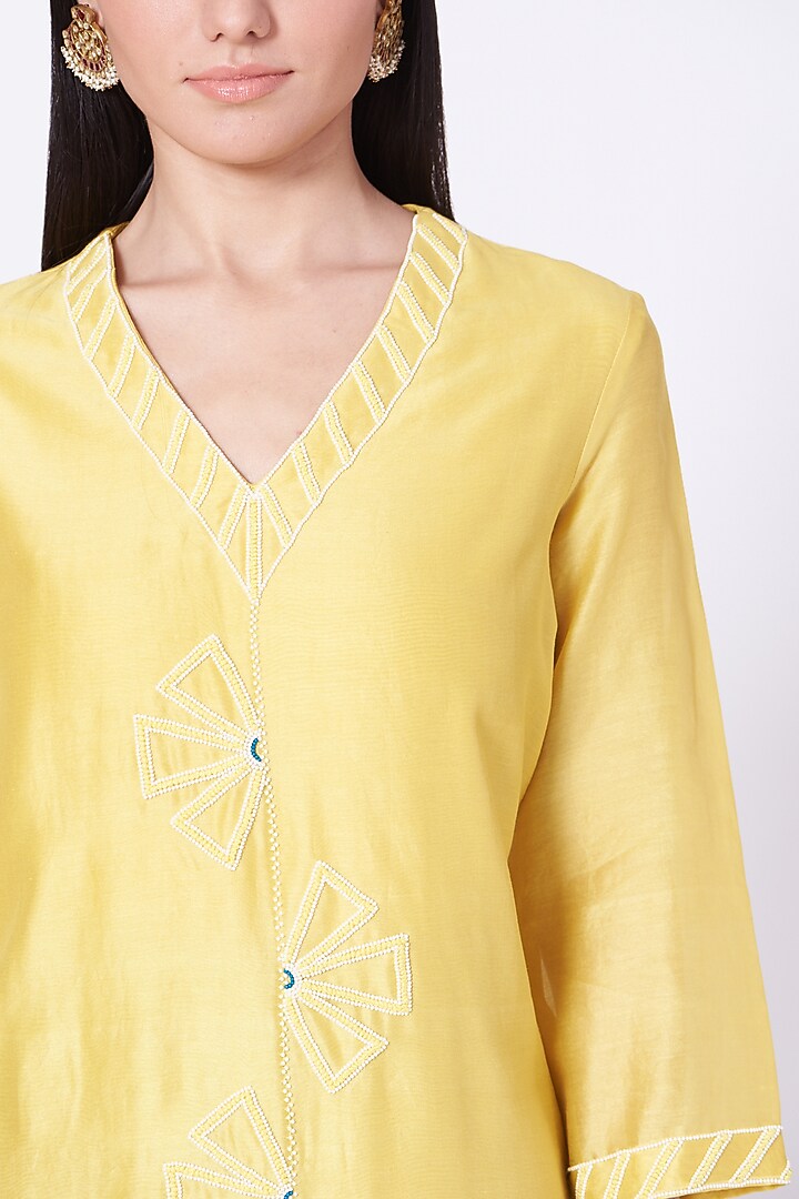 Butter Yellow Aari Embroidered Kurta Set by Lavisha Jain at Pernia's Pop Up Shop
