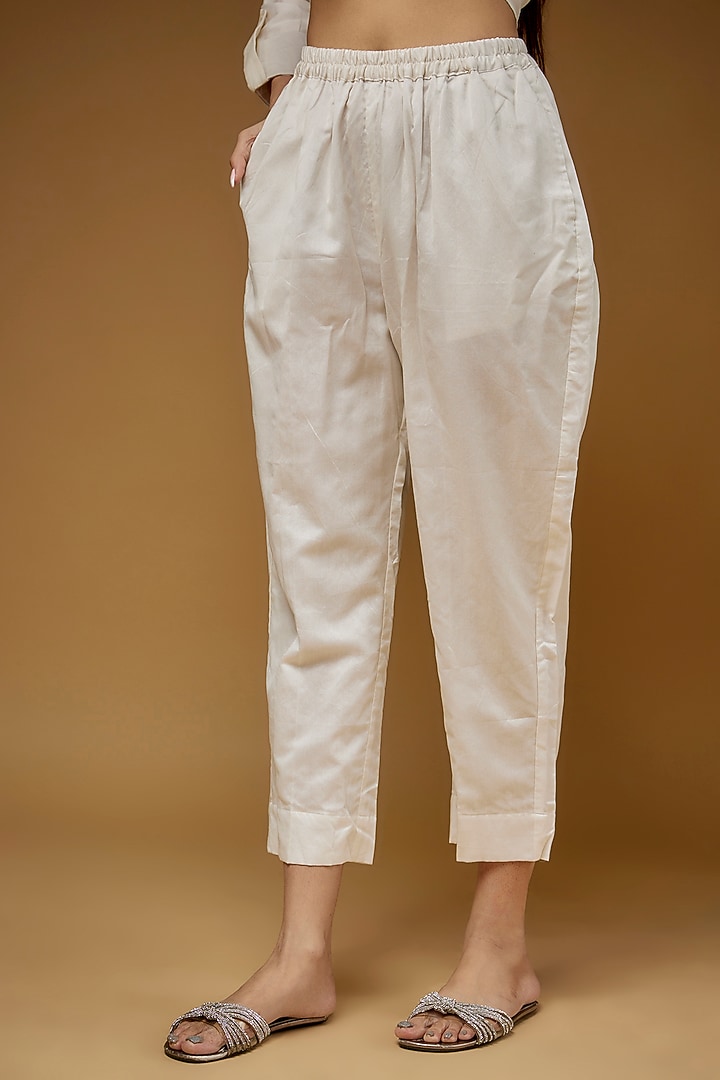 White Pure Chanderi Silk Embroidered Co-Ord Set by LAYA GONUGUNTLA at Pernia's Pop Up Shop