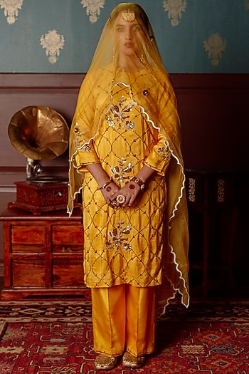Golden Yellow Pure Silk Embroidered Kurta Set by Lahario at Pernia's Pop Up Shop
