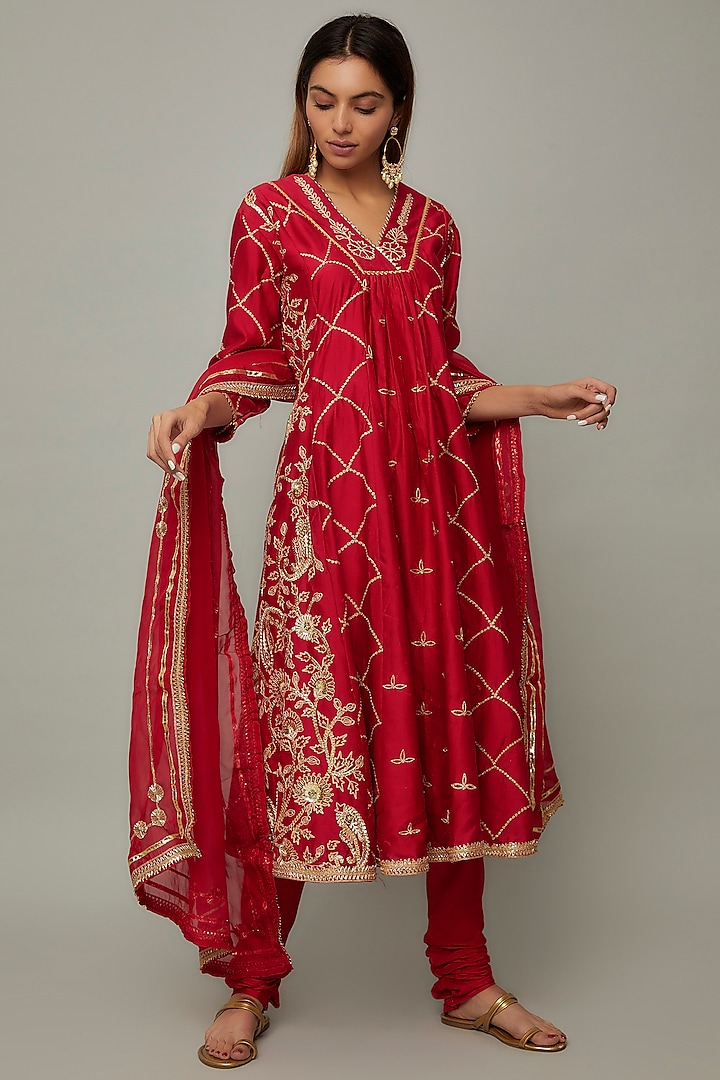 Red Chanderi & Organza Embroidered Kurta Set by Leela By A