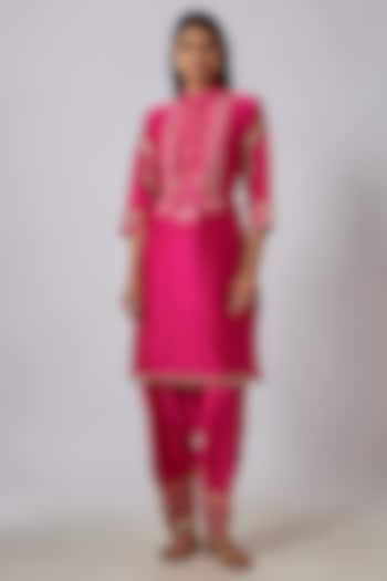 Hot Pink Chanderi Gold Aari Embroidered Kurta Set by Leela By A