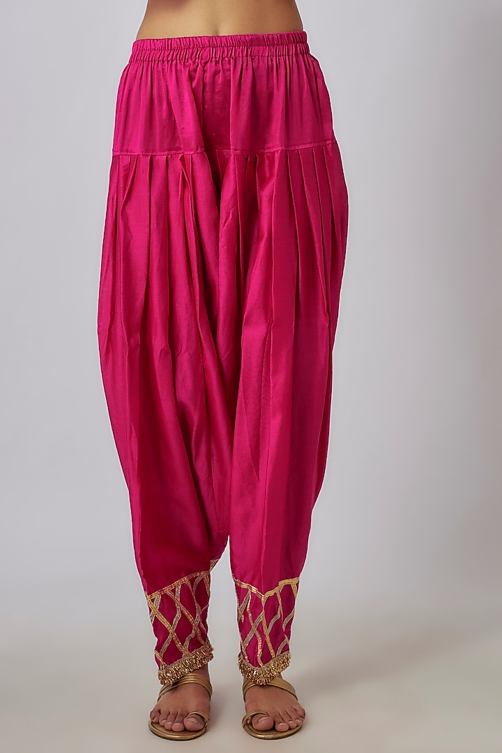 Hot Pink Chanderi Gold Aari Embroidered Kurta Set by Leela By A at Pernia's Pop Up Shop