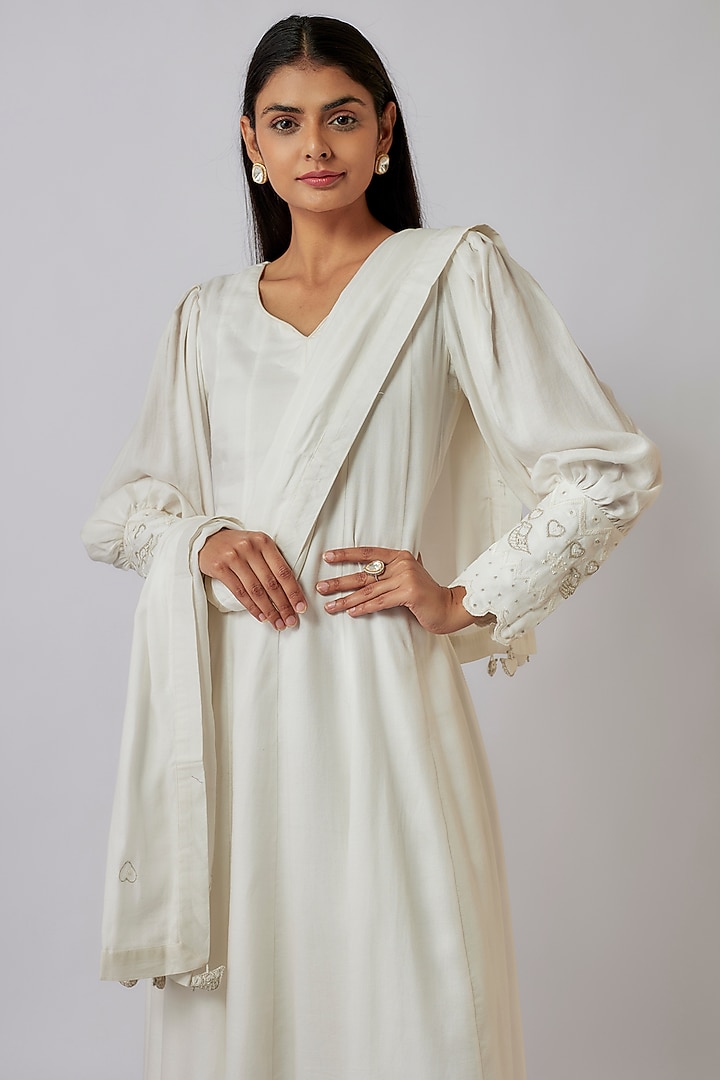 White Moss Crepe Embroidered Flared Party Wear Anarkali Set by Leela By A at Pernia's Pop Up Shop