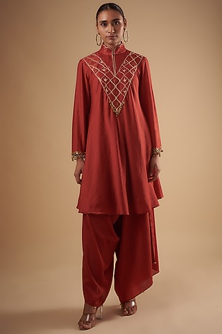 Red Chanderi Zari Embroidered Kurta Set by Leela By A