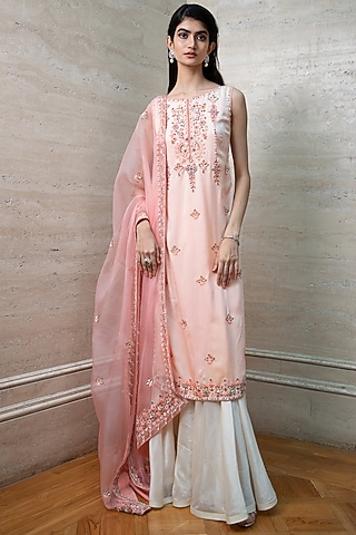 Cloud Pink Hand Embroidered Kurta Set by Labbada