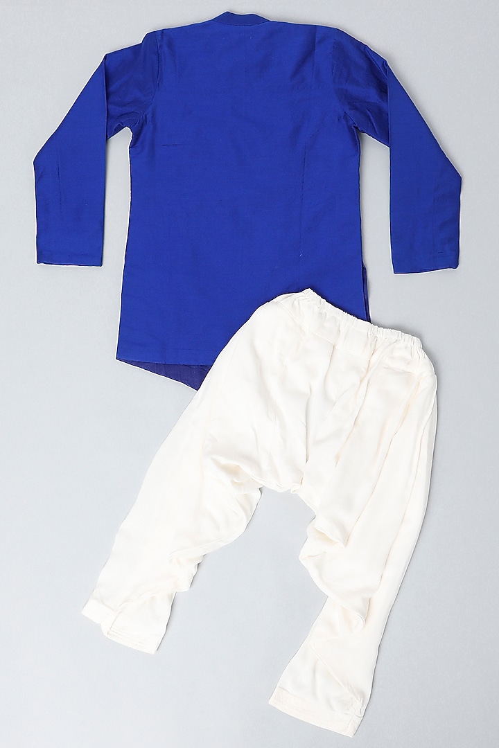 Blue Embroidered Kurta Set For Boys by LITTLE BRATS at Pernia's Pop Up Shop