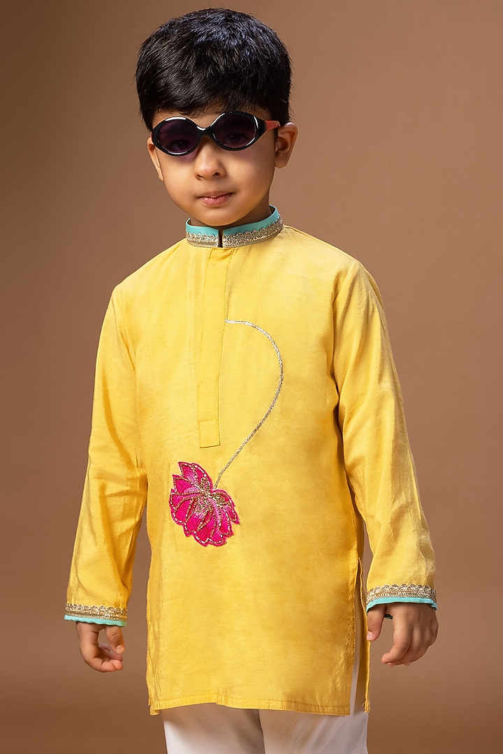 Yellow Cotton Silk Cutdana Embroidered Kurta Set For Boys by LITTLE BRATS at Pernia's Pop Up Shop