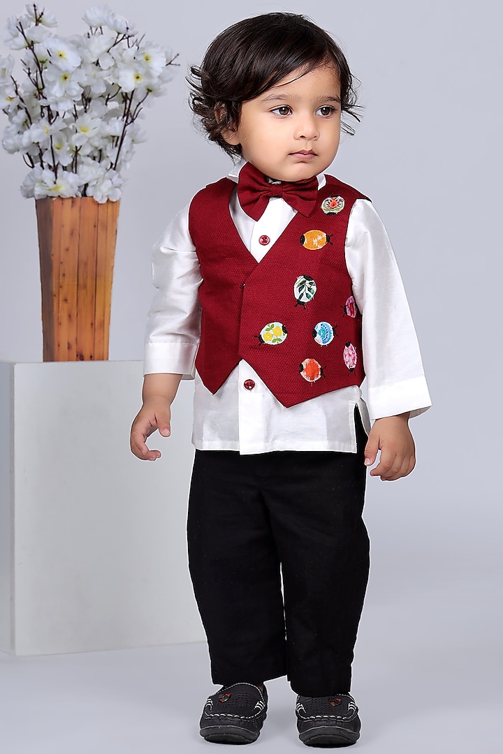 Red Heavy Rayon Printed Waistcoat Set For Boys by LITTLE BRATS
