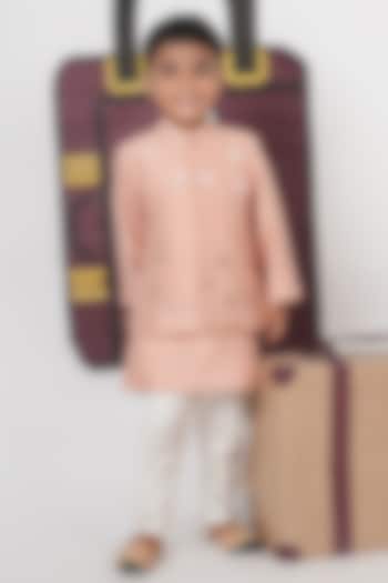 Onion Pink Cotton Silk Cutdana Hand Embroidered Bundi Jacket Set For Boys by LITTLE BRATS at Pernia's Pop Up Shop