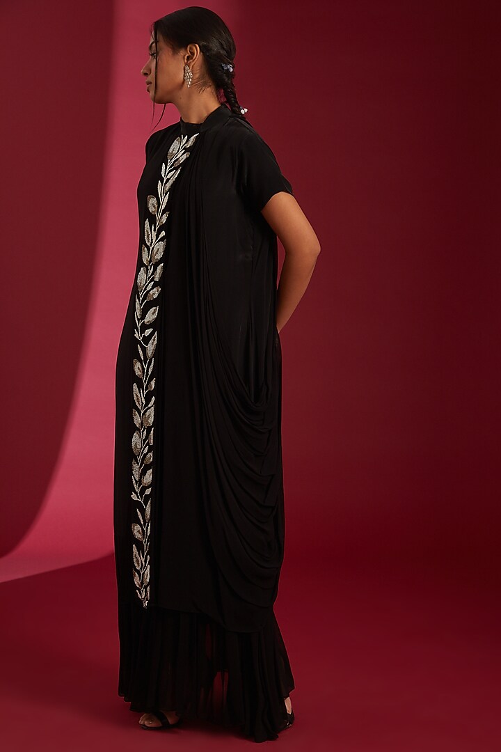 Black & Ivory Georgette Embroidered Kurta Set by Label Radini at Pernia's Pop Up Shop