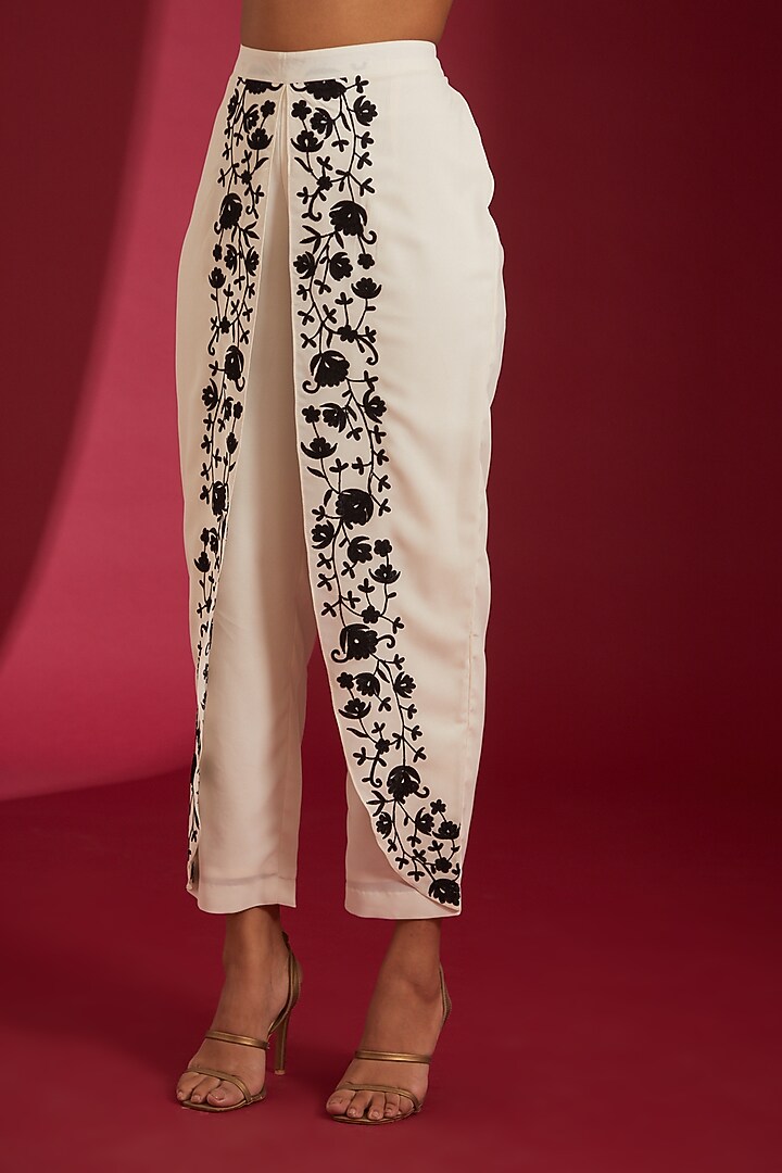 Ivory & Black Georgette Embroidered Kurta Set by Label Radini at Pernia's Pop Up Shop