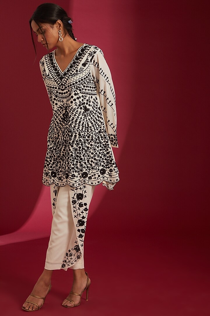 Ivory & Black Georgette Embroidered Kurta Set by Label Radini at Pernia's Pop Up Shop