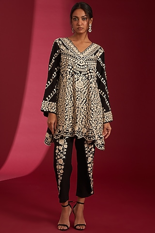Black & Ivory Georgette Embroidered Kurta Set by Label Radini