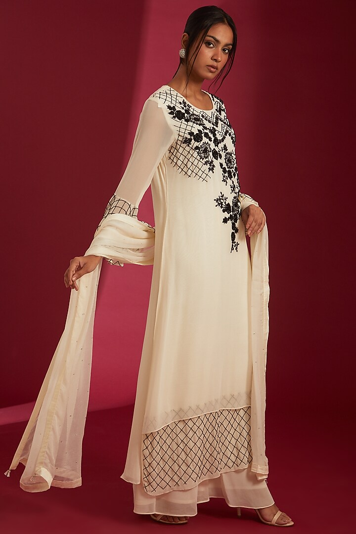 Ivory & Black Georgette Embroidered Kurta Set by Label Radini at Pernia's Pop Up Shop