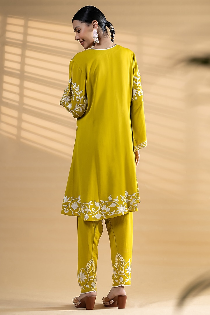 Lime Green Double Georgette Zari Embroidered Kurta Set by Label Radini at Pernia's Pop Up Shop