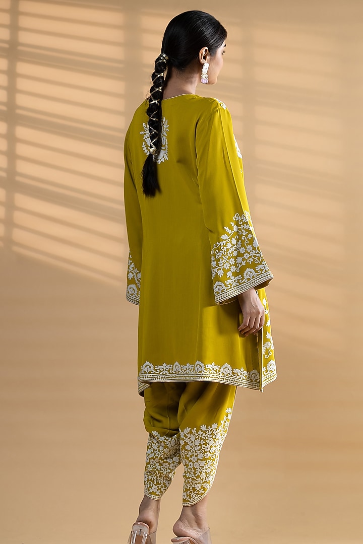Lime Green Double Georgette Zari Embroidered Kurta Set by Label Radini at Pernia's Pop Up Shop