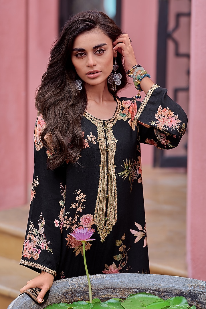 Black Viscose Pashmina Floral Embroidered Kurta Set by Label Varsha at Pernia's Pop Up Shop