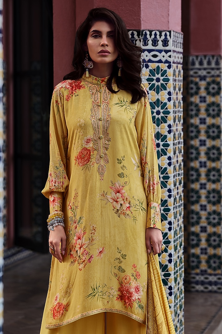 Yellow Viscose Pashmina Floral Embroidered Kurta Set by Label Varsha at Pernia's Pop Up Shop