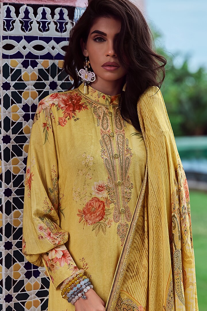 Yellow Viscose Pashmina Floral Embroidered Kurta Set by Label Varsha at Pernia's Pop Up Shop