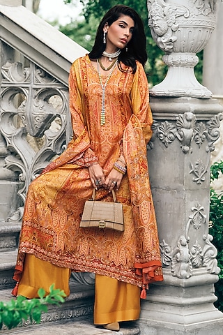 Yellow Viscose Muslin Printed & Lace Embroidered Kurta Set by Label Varsha