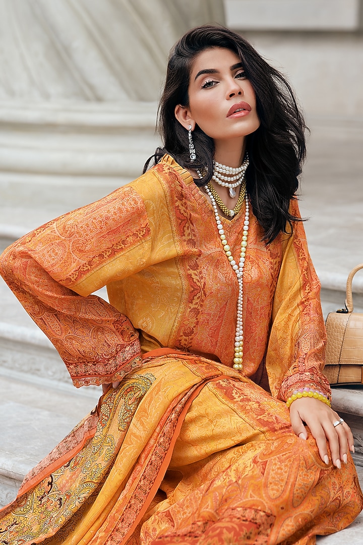 Yellow Viscose Muslin Printed & Lace Embroidered Kurta Set by Label Varsha at Pernia's Pop Up Shop