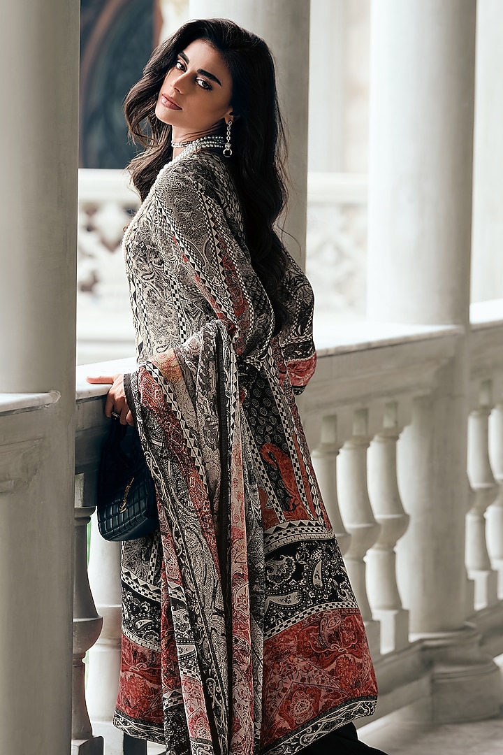 Black Viscose Muslin Printed & Lace Embroidered Kurta Set by Label Varsha at Pernia's Pop Up Shop