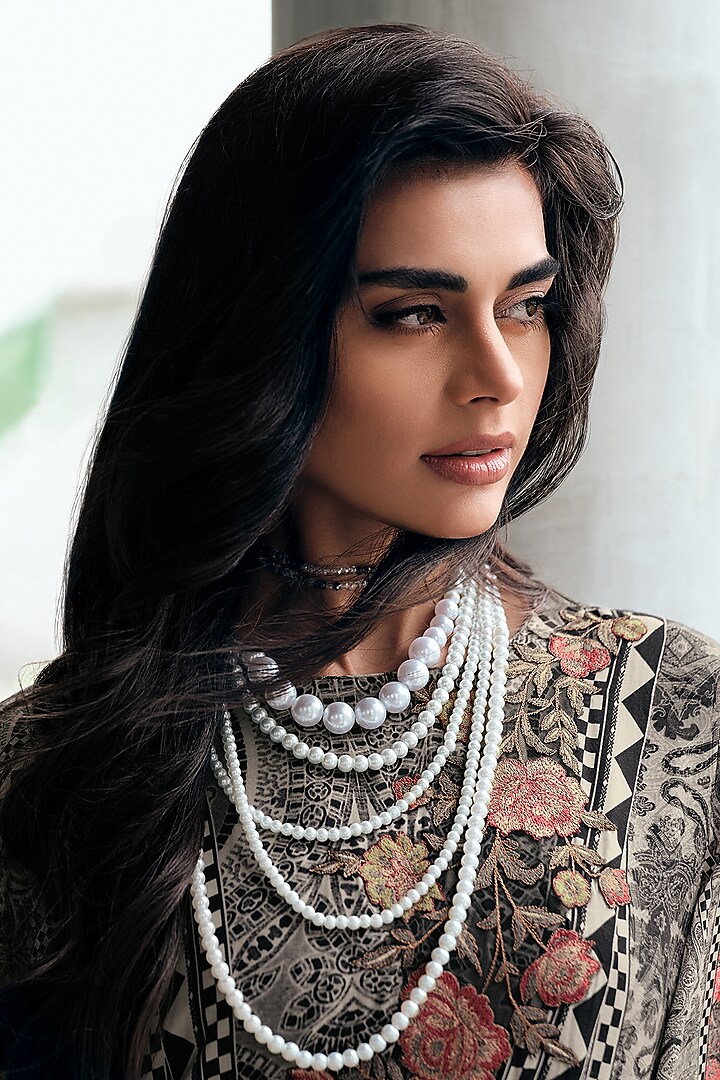 Black Viscose Muslin Printed & Lace Embroidered Kurta Set by Label Varsha at Pernia's Pop Up Shop