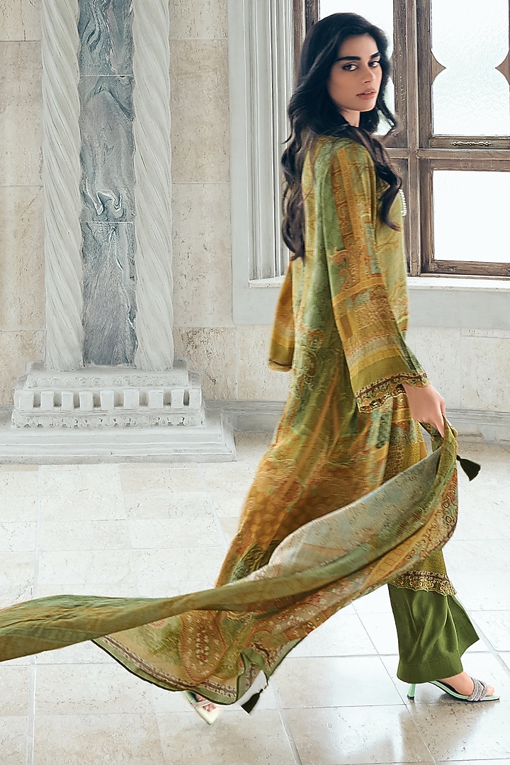 Moss Green Viscose Muslin Printed & Lace Embroidered Kurta Set by Label Varsha at Pernia's Pop Up Shop