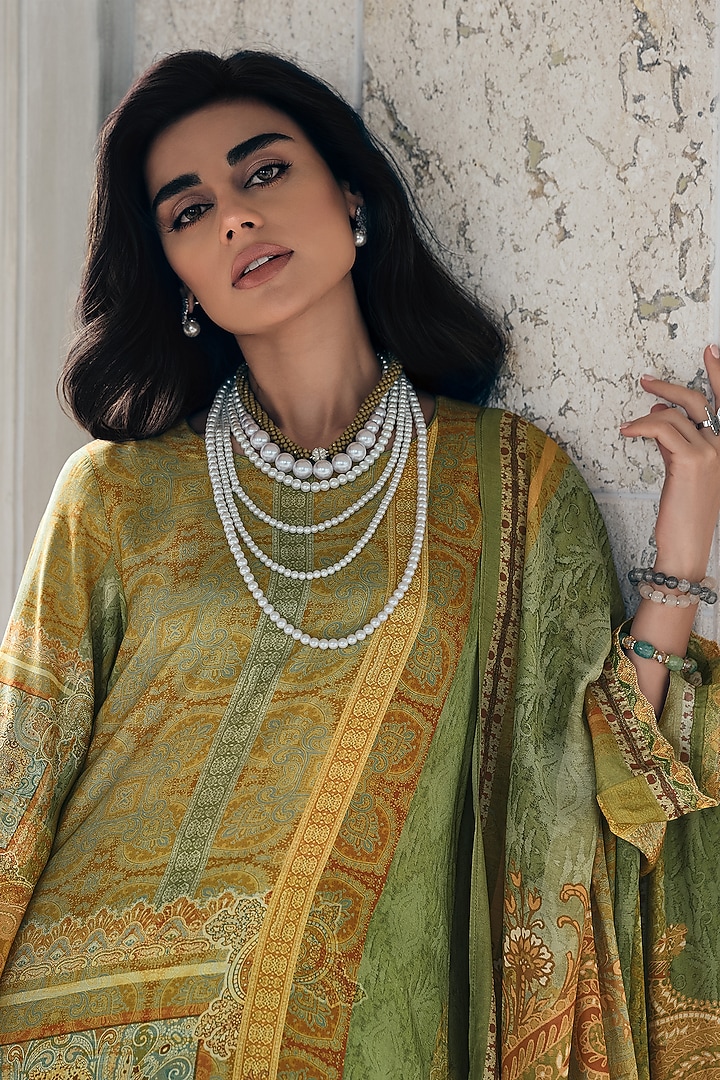 Moss Green Viscose Muslin Printed & Lace Embroidered Kurta Set by Label Varsha at Pernia's Pop Up Shop