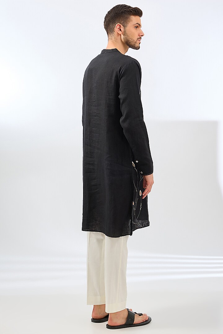 Black Linen Zari Embroidered Kurta by Linen Bloom Men at Pernia's Pop Up Shop