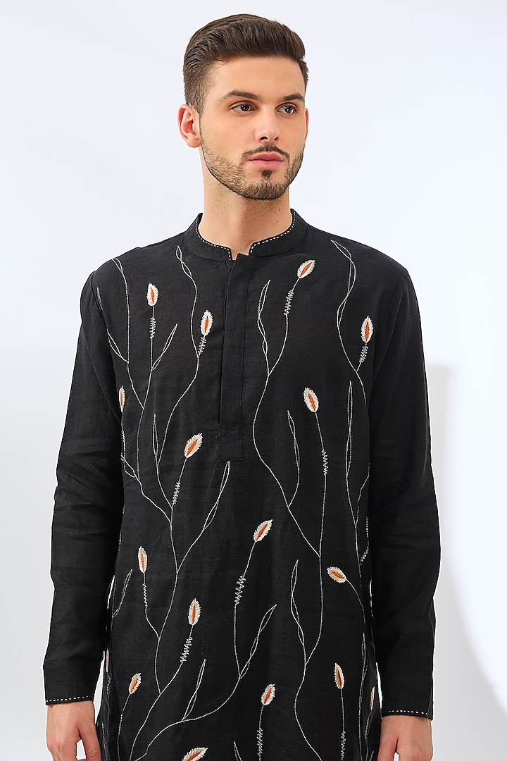 Black Linen Zari Embroidered Kurta by Linen Bloom Men at Pernia's Pop Up Shop