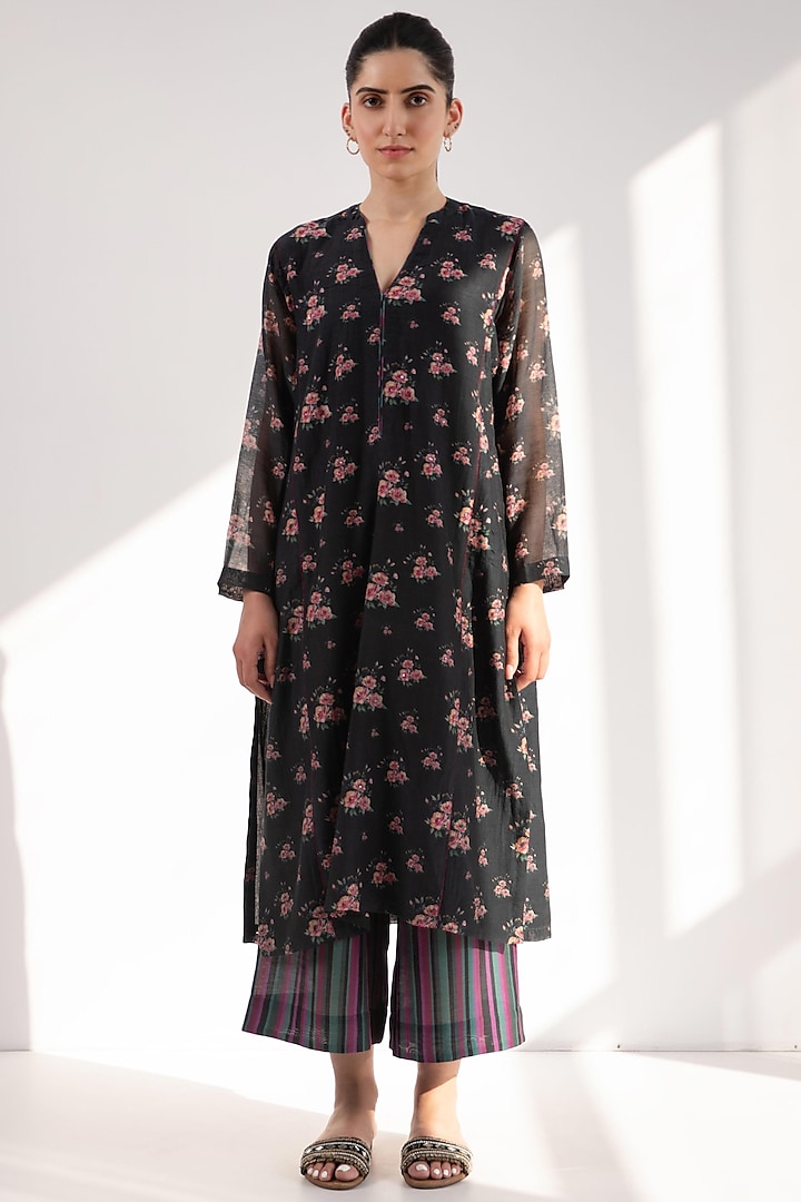 Charcoal Chanderi Printed Kurta Set by Label Shreya Sharma at Pernia's Pop Up Shop
