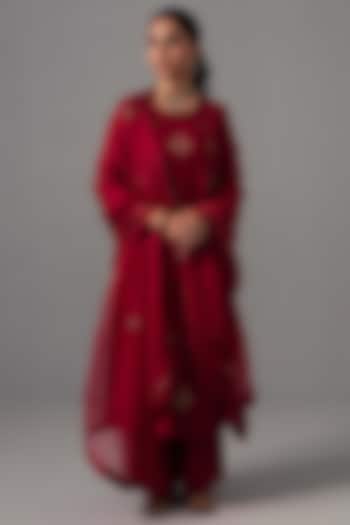Red Chanderi Hand Embroidered Kurta Set by Label Shreya Sharma at Pernia's Pop Up Shop