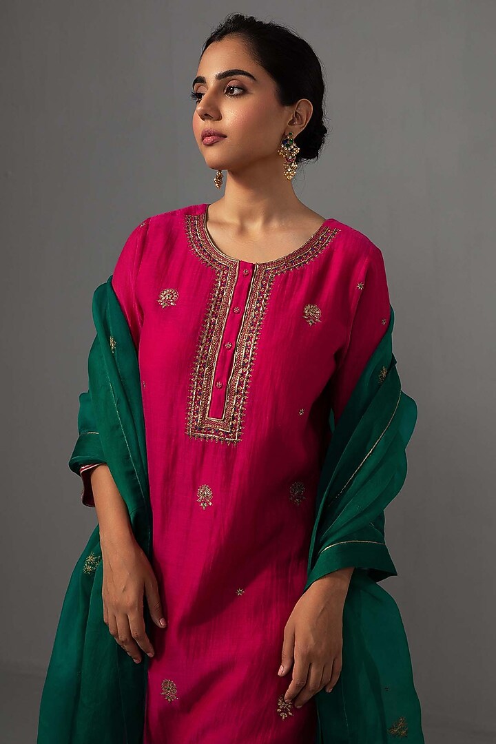 Fuchsia Chanderi Hand Embroidered Kurta Set by Label Shreya Sharma at Pernia's Pop Up Shop