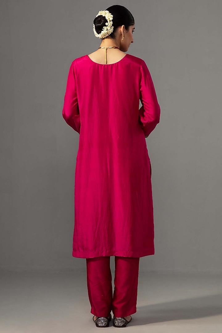 Fuchsia Chanderi Hand Embroidered Kurta Set by Label Shreya Sharma at Pernia's Pop Up Shop