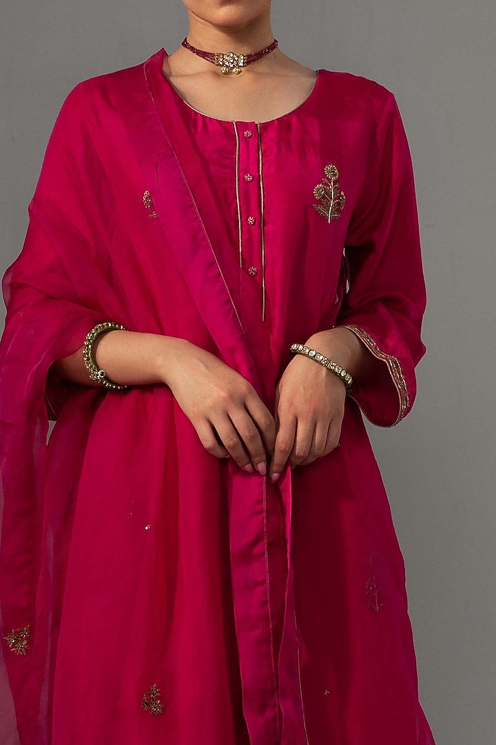 Fuchsia Chanderi Hand Embroidered Kurta Set by Label Shreya Sharma at Pernia's Pop Up Shop