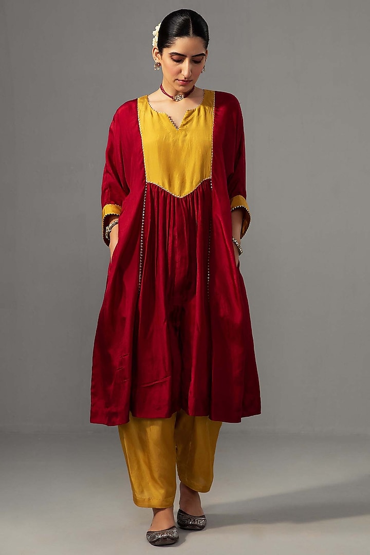 Red Pure Silk Color-Blocked Kurta Set by Label Shreya Sharma