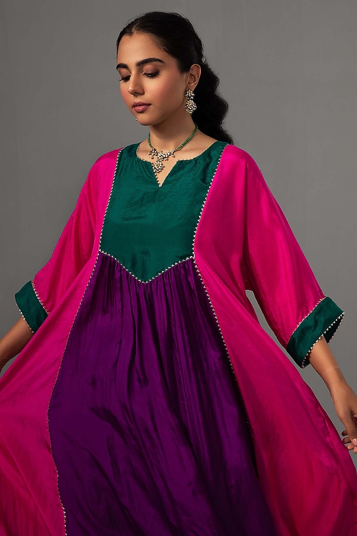 Rani Pink Pure Silk Color-Blocked Kurta Set by Label Shreya Sharma at Pernia's Pop Up Shop