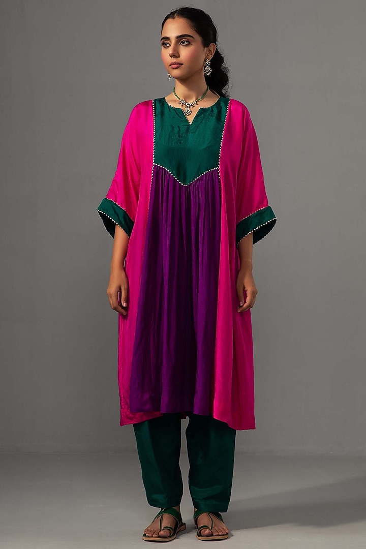 Rani Pink Pure Silk Color-Blocked Kurta Set by Label Shreya Sharma at Pernia's Pop Up Shop
