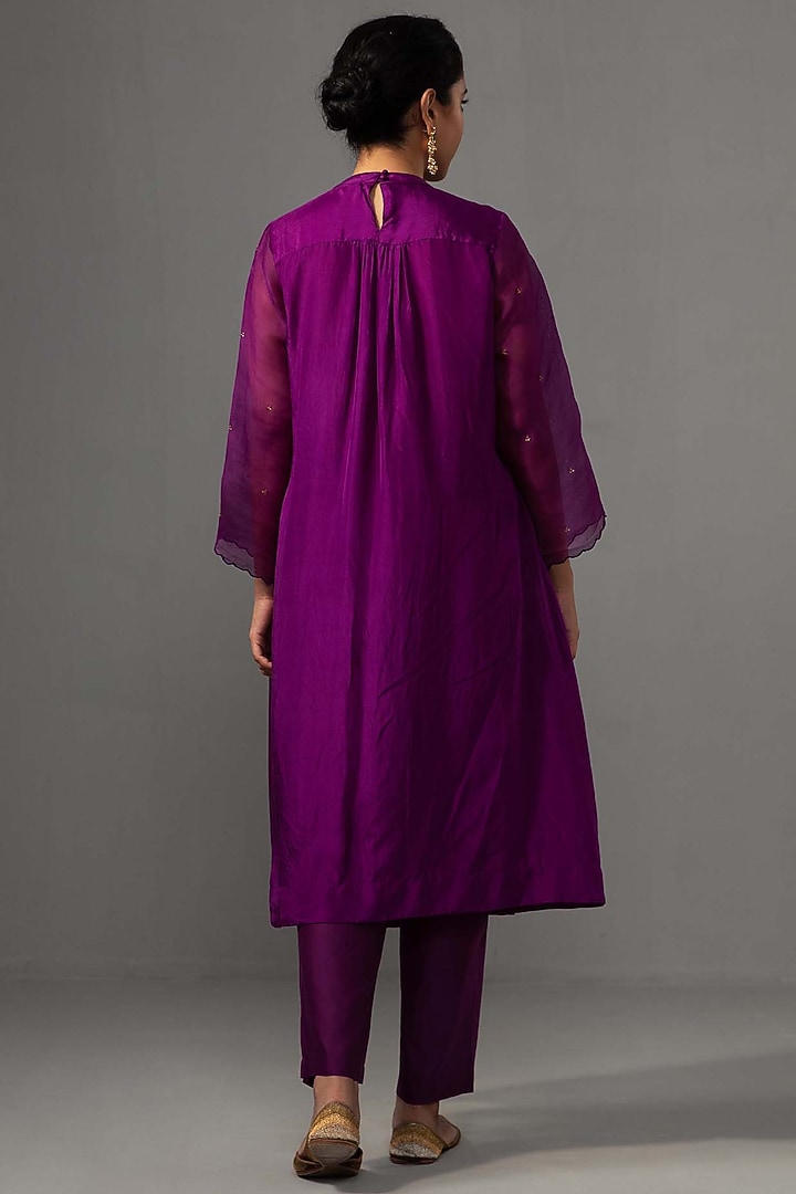 Aubergine Pure Silk Pleated Kurta Set by Label Shreya Sharma at Pernia's Pop Up Shop