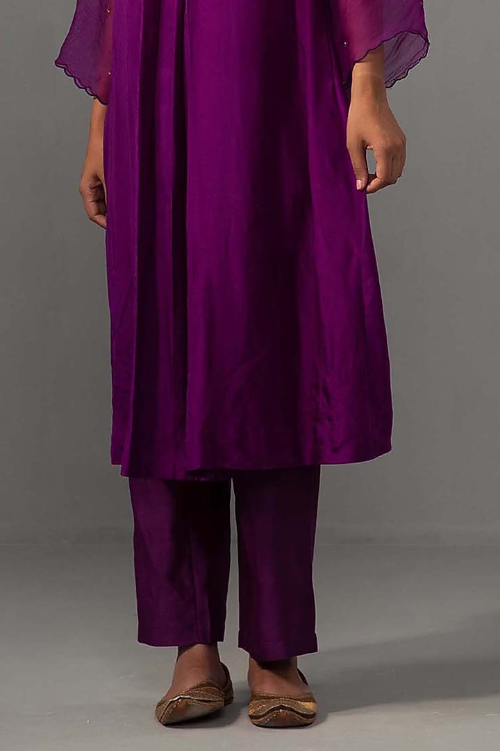 Aubergine Pure Silk Pleated Kurta Set by Label Shreya Sharma at Pernia's Pop Up Shop