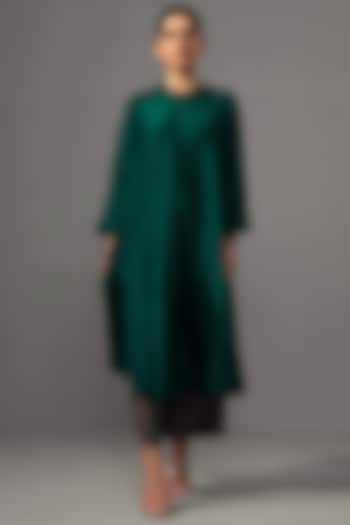 Emerald Green Pure Silk Pleated Kurta Set by Label Shreya Sharma