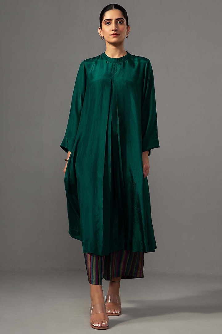 Emerald Green Pure Silk Pleated Kurta Set by Label Shreya Sharma