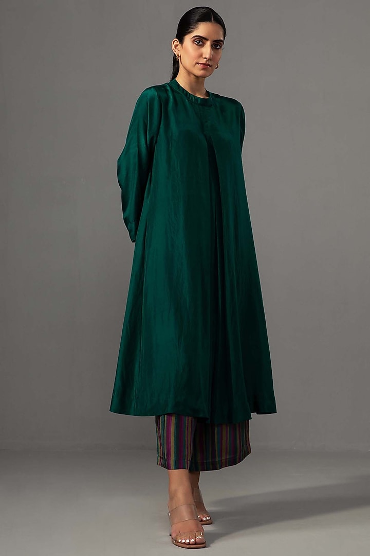 Emerald Green Pure Silk Pleated Kurta Set by Label Shreya Sharma at Pernia's Pop Up Shop